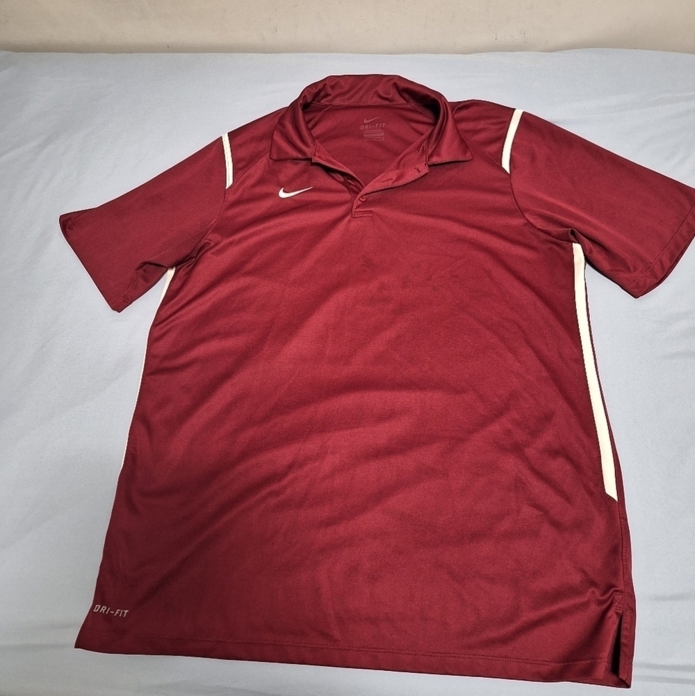 Nike Dri fit Gameday polo in Alabama color in a men's size medium. EUC.